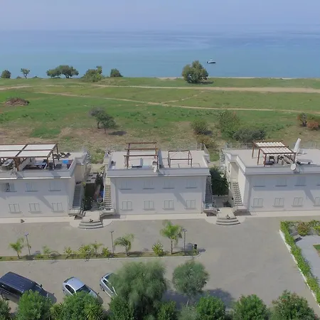 Roseto Beach Club * Casa Scrisi